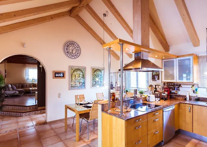 Hibiscus Centrum Private Pool Family Βίλα Κοραλέχο