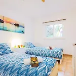 Hibiscus Centrum Private Pool Family Villa *