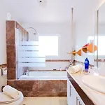 Hibiscus Centrum Private Pool Family Villa